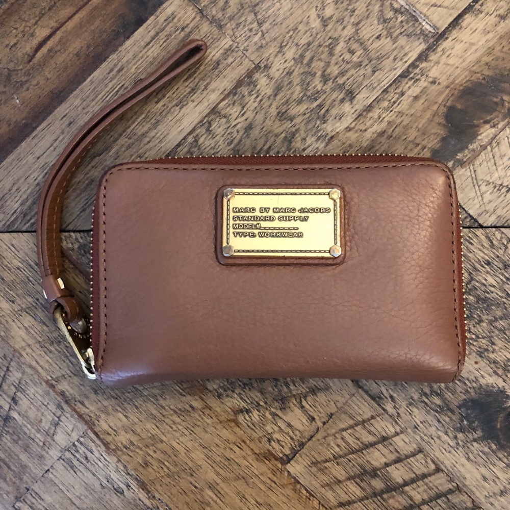 Marc Jacobs zip wallet
